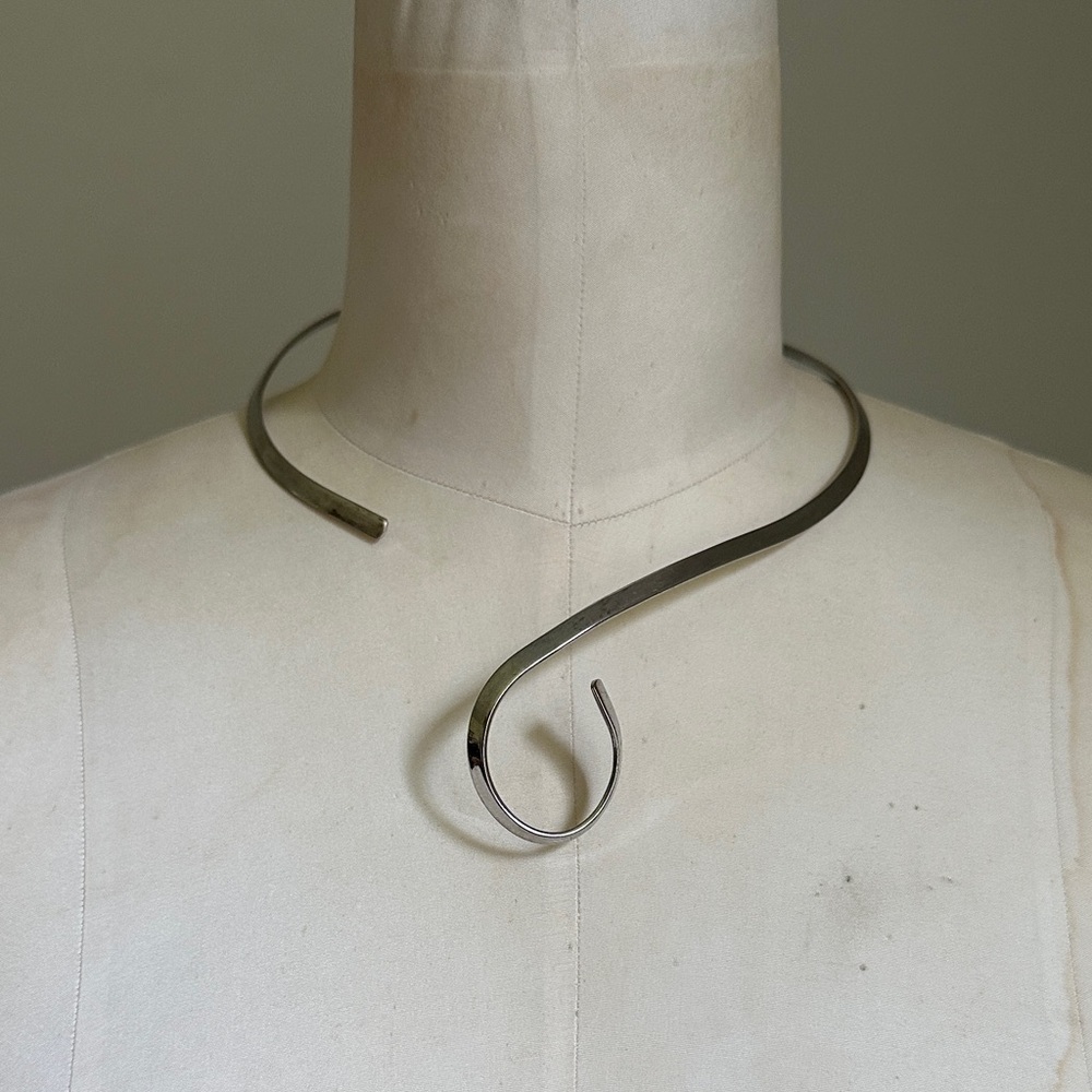 Silvertone Torque Necklace with Swirl - Trendy Structured Necklace Silver Collar